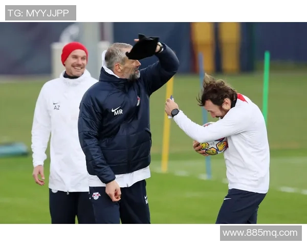 足球明星失约粉丝事件引发热议球迷心碎背后的故事揭秘